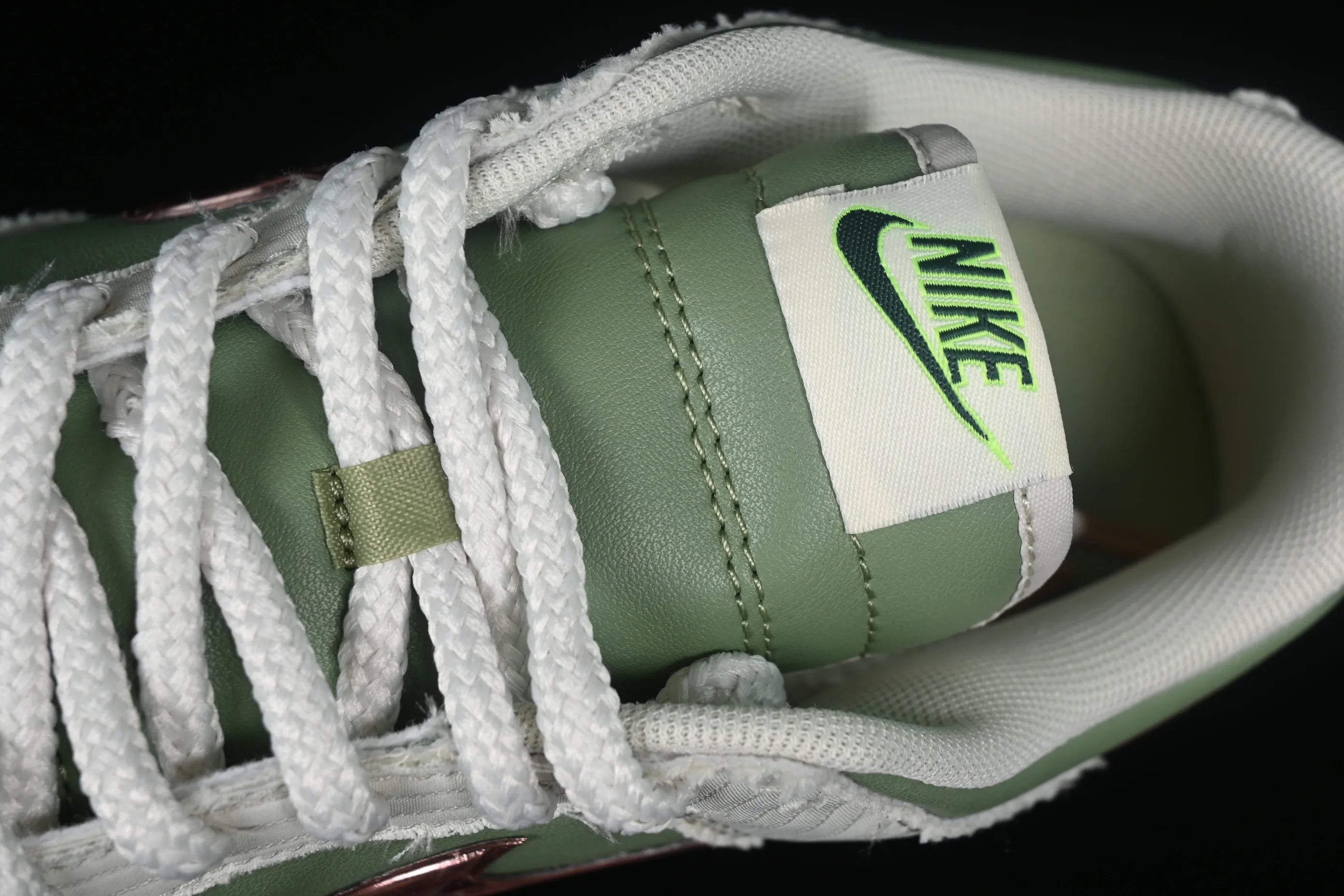 All categories Nk SB Dunk series Nk SB Dunk Low low-top sneakers Nk Dunk Low "Be 1 Of One" grass green SB low-top casual sneakers FQ0269-001